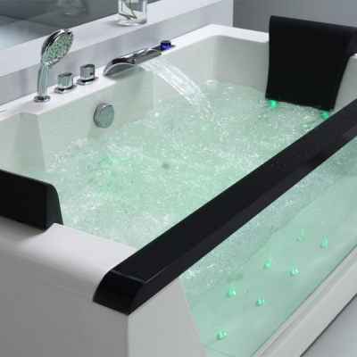 Акриловая ванна Eago AM196S Цвет белый