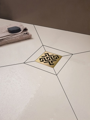 Душевой трап Berges Wasserhaus Zentrum Antik 150x150 092465 с решеткой Золото глянец