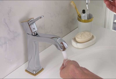 Смеситель для раковины Hansgrohe Metropol Classic 31300090 Хром Золото