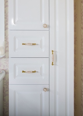 Шкаф пенал Бриклаер Анна 52 с бельевой корзиной Белый глянец