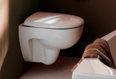 Комплект унитаза Geberit Renova 500.124.TC.R с инсталляцией Duofix с сиденьем Микролифт и клавишей смыва Хром глянцевый