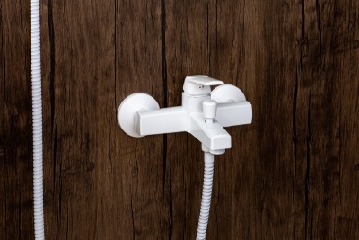 Смеситель для ванны Orange OneLife P02-100w Хром