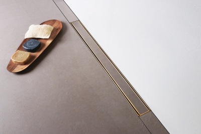 Душевой лоток Berges Wasserhaus B1 Keramik 900 092120 с решеткой Золото глянец