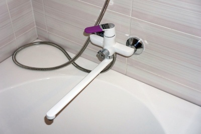 Смеситель для ванны Frap F2234 универсальный Белый Хром